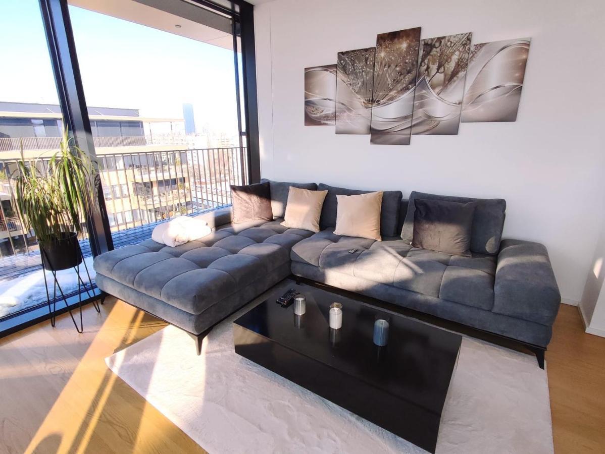 Panorama Apartment Vienna - Free Parking, Sauna & Fitness Esterno foto