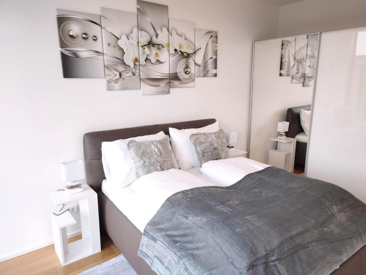 Panorama Apartment Vienna - Free Parking, Sauna & Fitness Esterno foto