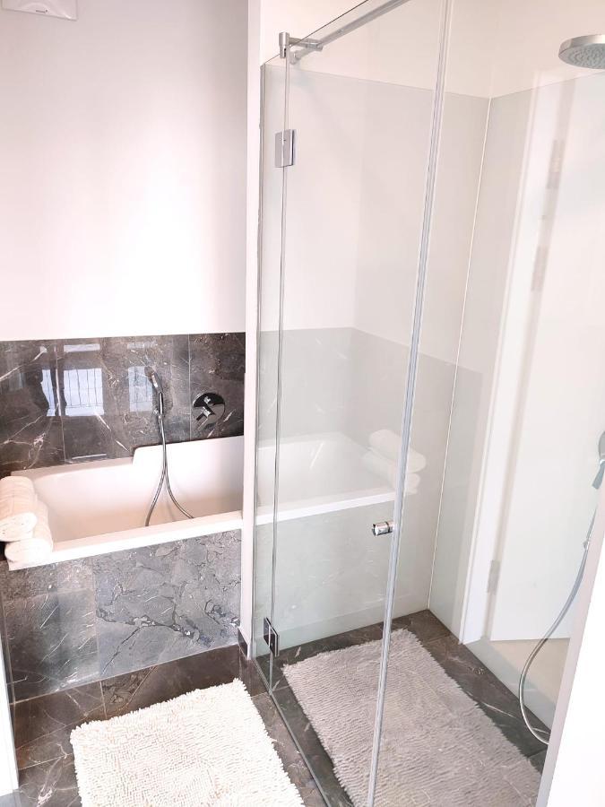 Panorama Apartment Vienna - Free Parking, Sauna & Fitness Esterno foto
